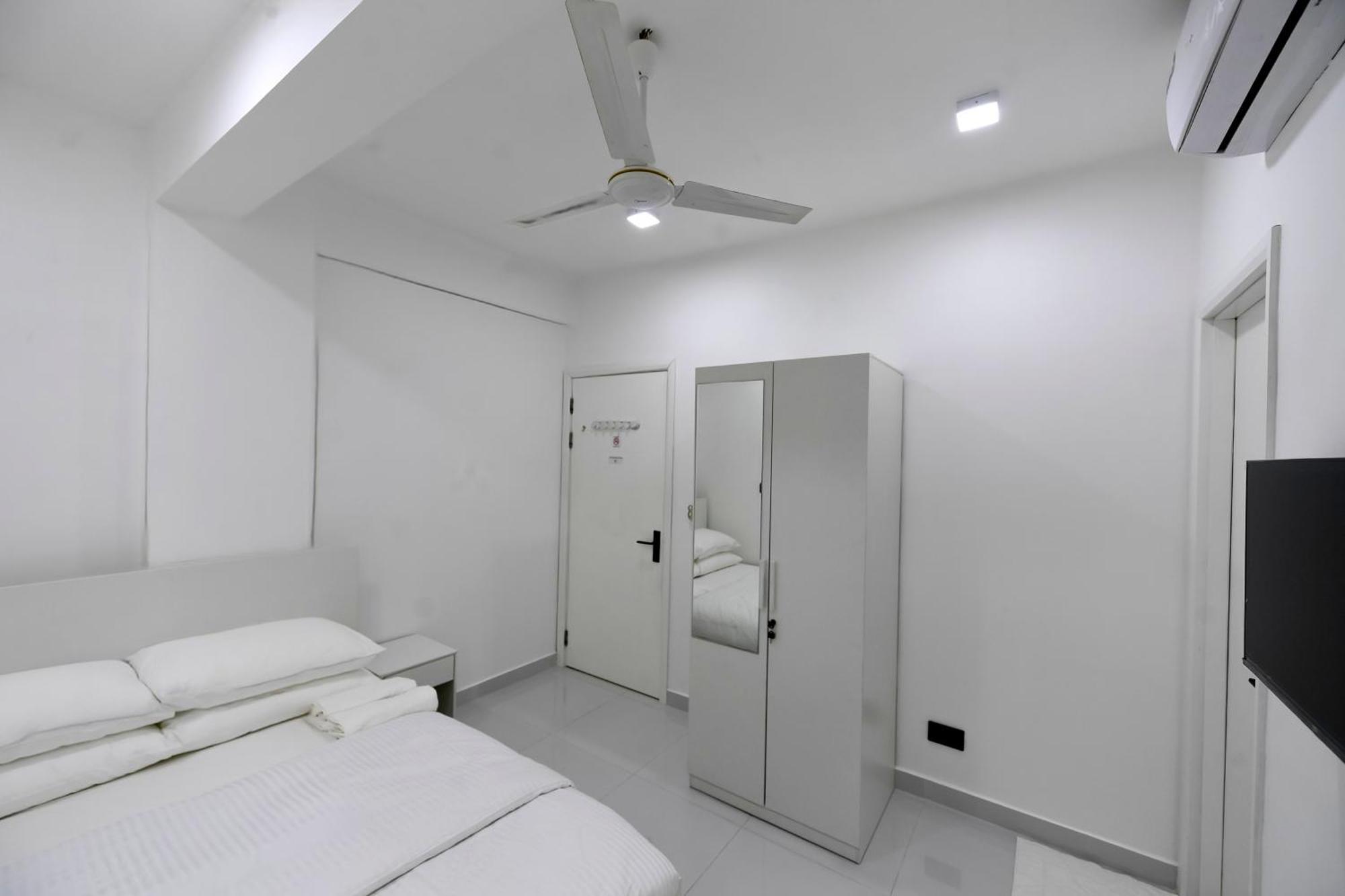 Seaview Apartment By Lin Residences Malé Kültér fotó